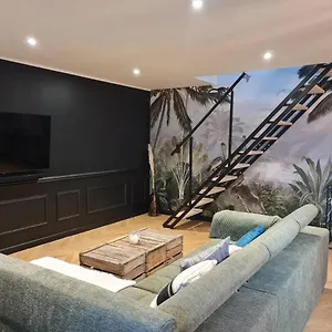  Hébergement de vacances Maison Eliste - Chic Avec Jacuzzi Interieur France